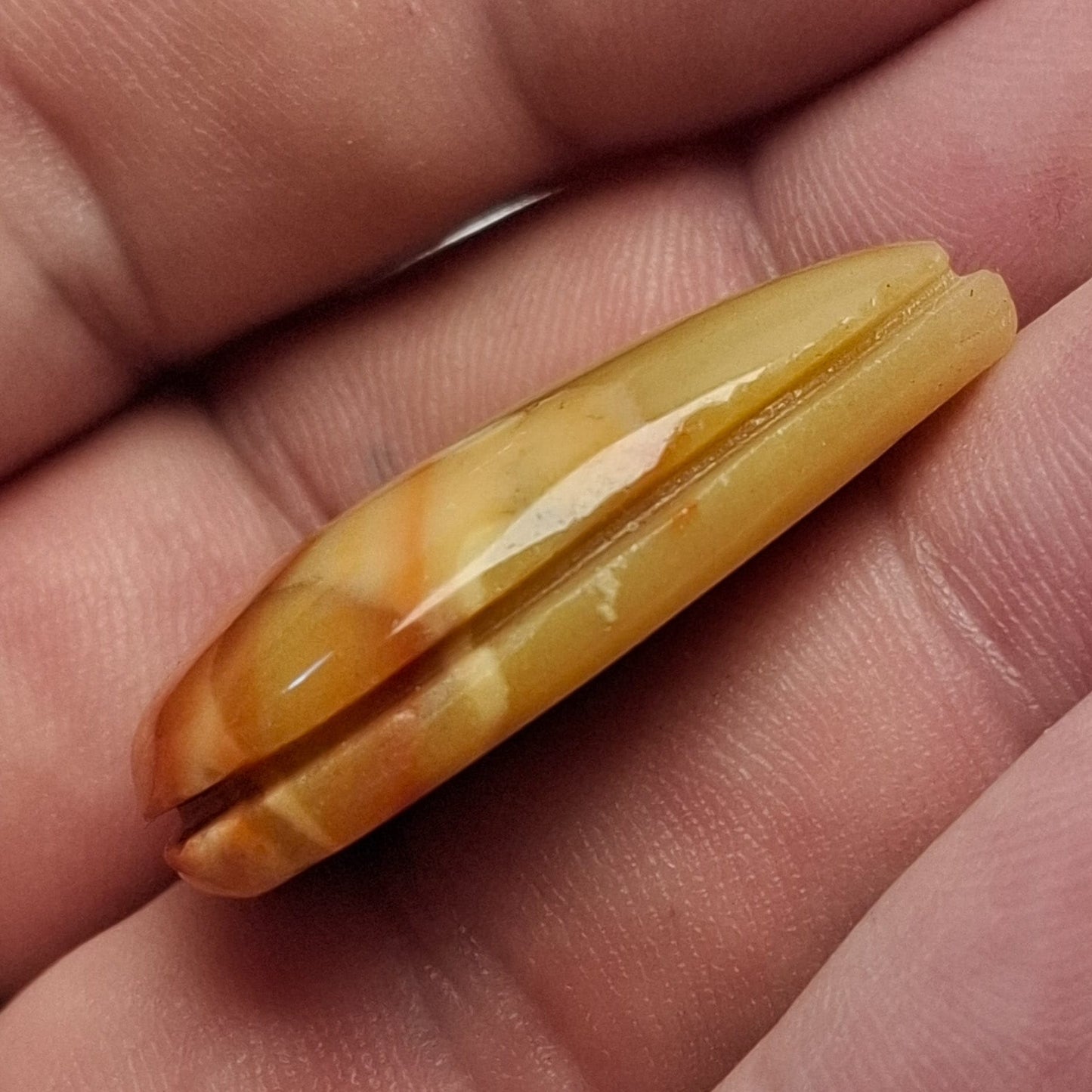 Cabochon jaspe de fontmaure rainurée