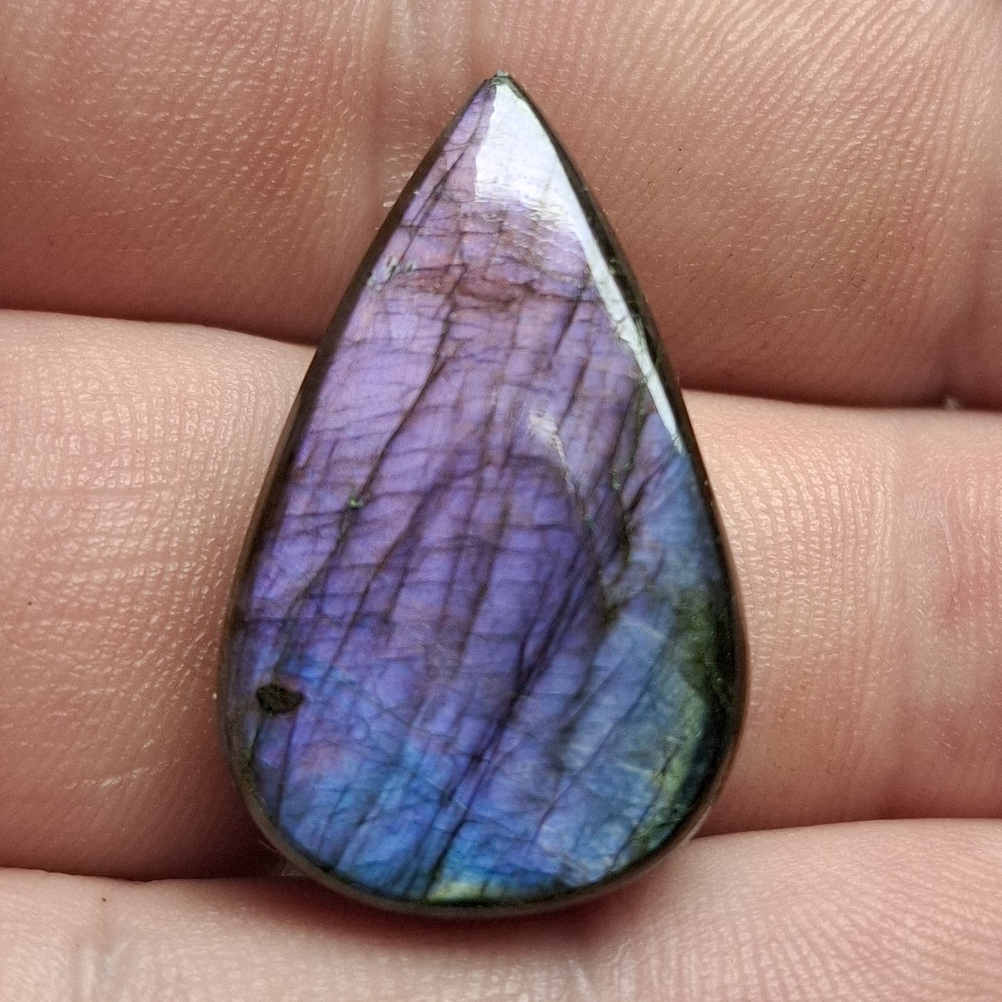 Cabochon labradorite