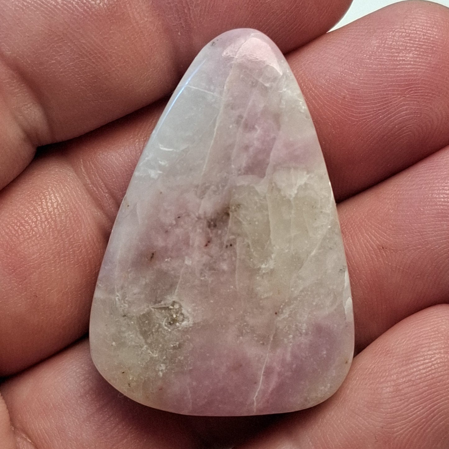 Cabochon Petalite Rainurée