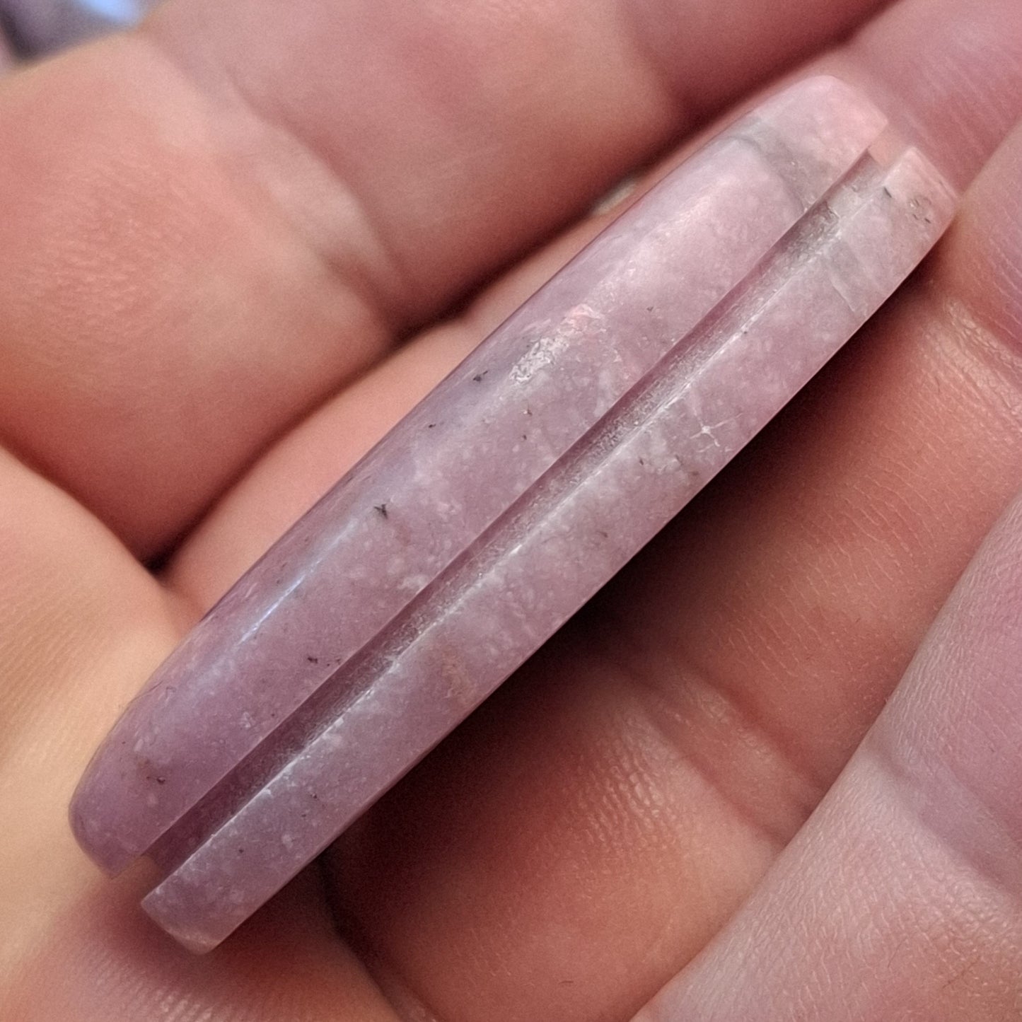 Cabochon Petalite Rainurée