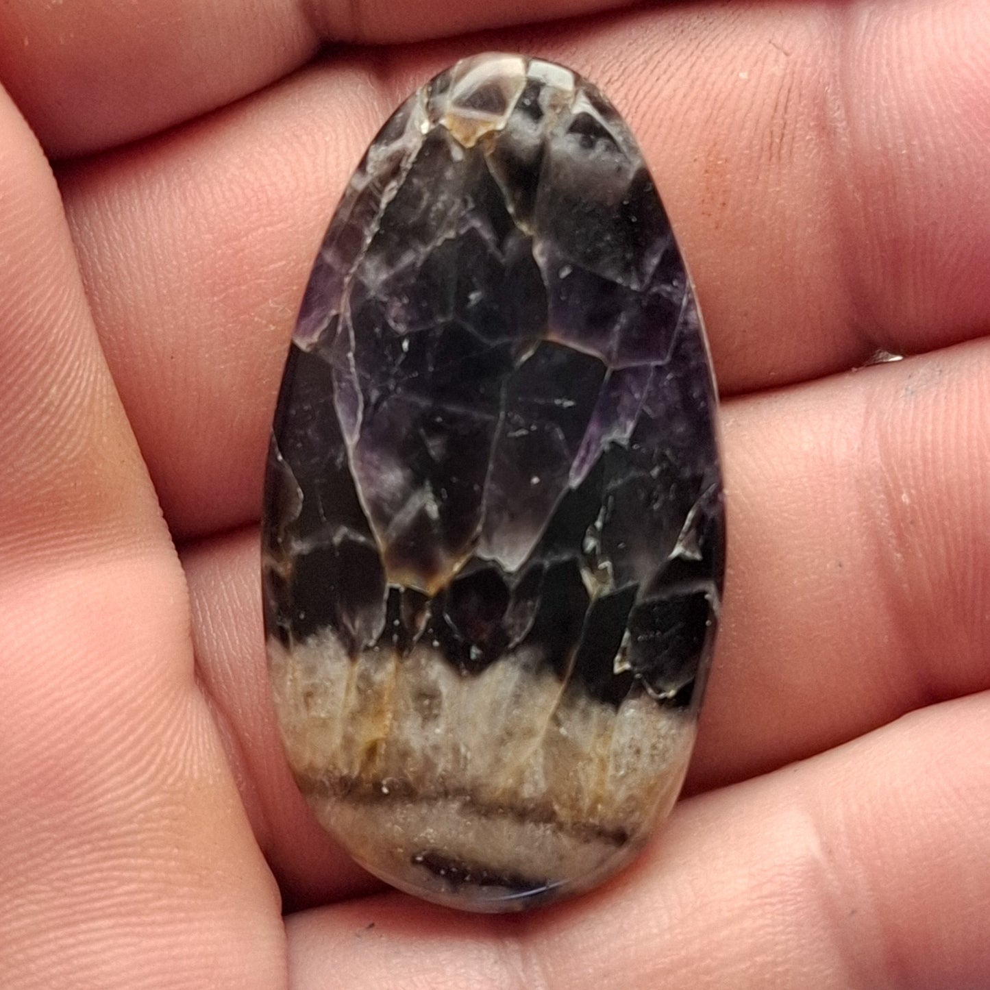 Cabochon Améthyste Noire d'Auvergne
