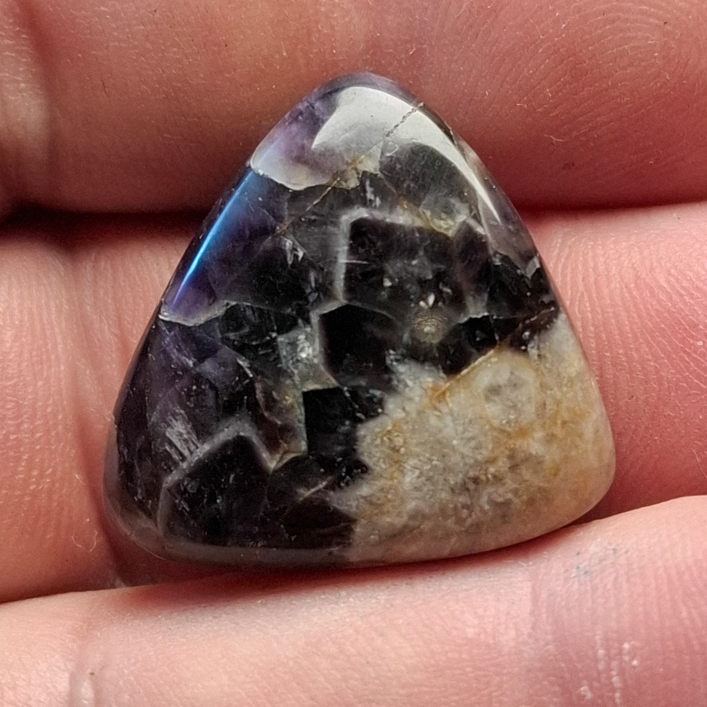 Cabochon Améthyste Noire d'Auvergne