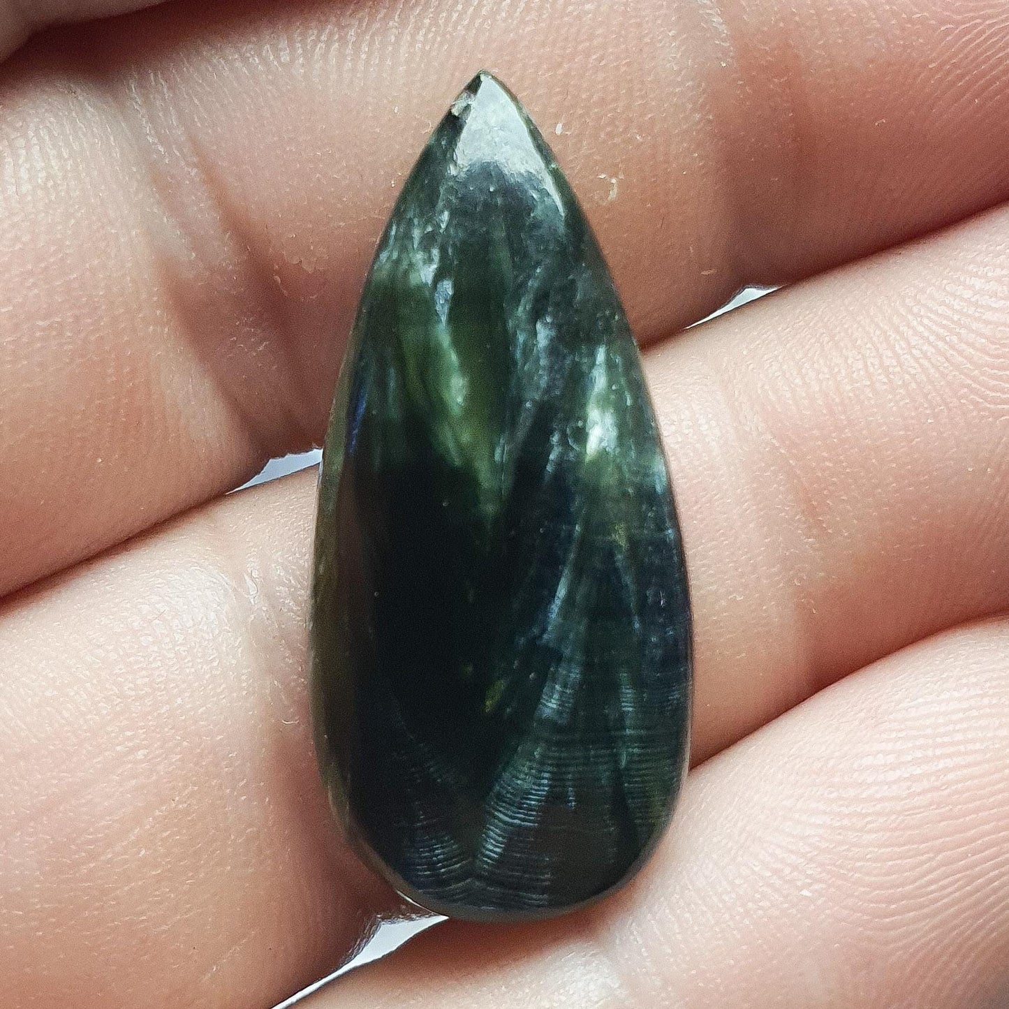 Cabochon seraphinite