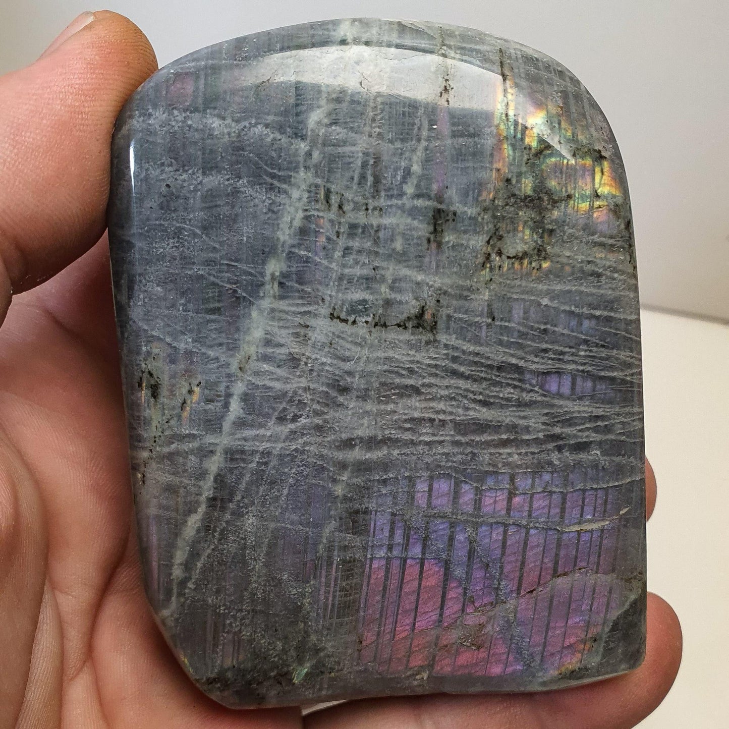 Labradorite forme libre polie