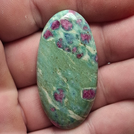 Cabochon Rubis-Fuschite