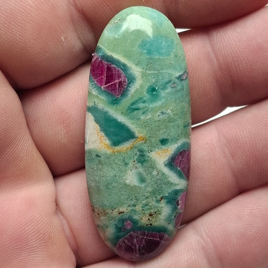 Cabochon Rubis-Fuschite