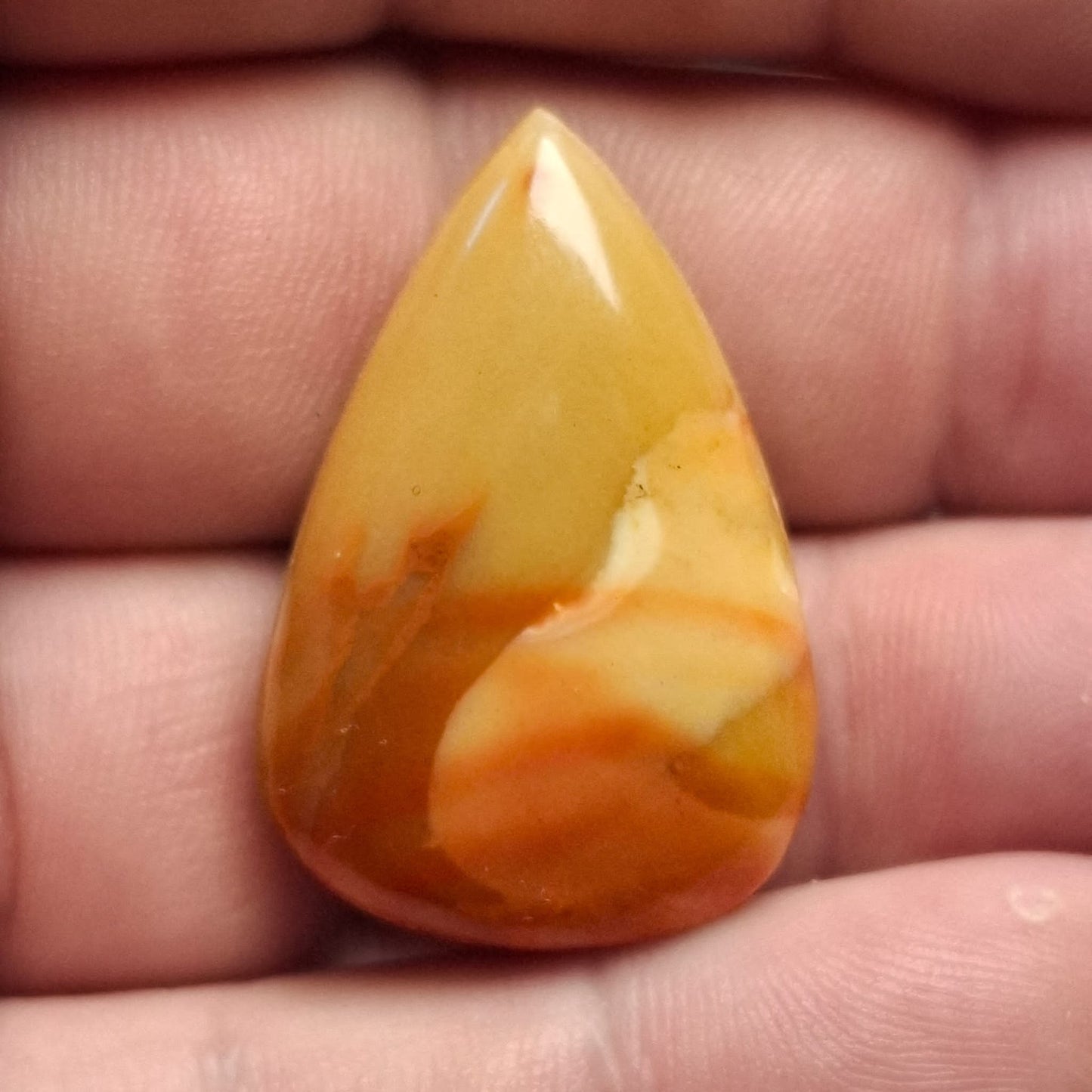 Cabochon jaspe de fontmaure rainurée