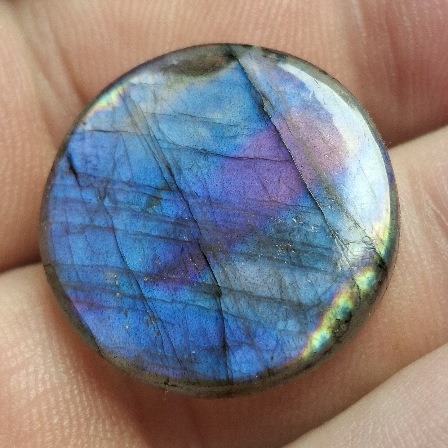 Cabochon labradorite