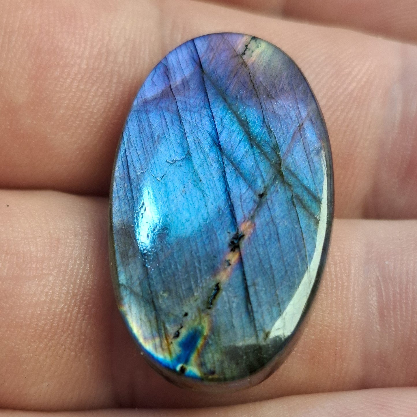 Cabochon labradorite