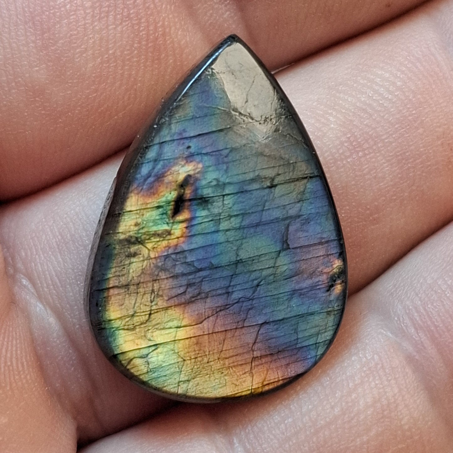 Cabochon labradorite