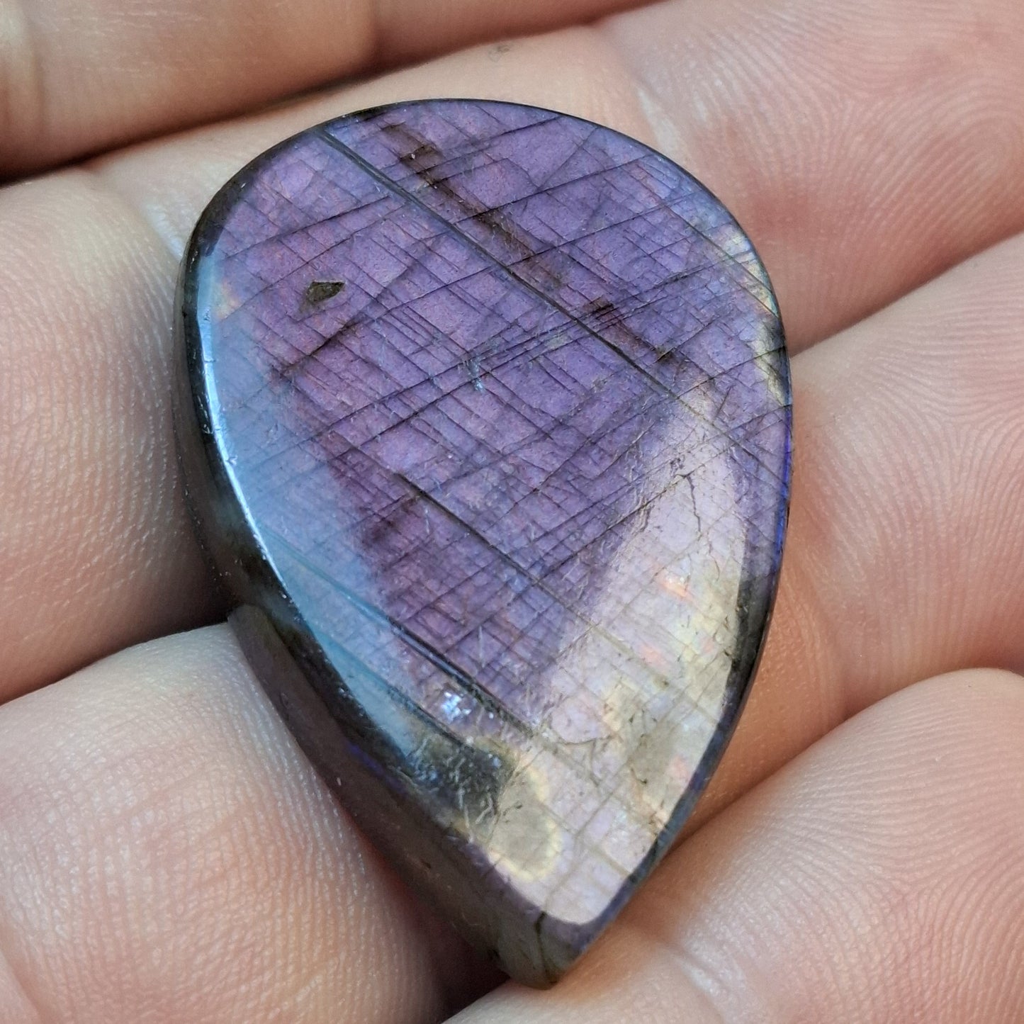 Cabochon labradorite
