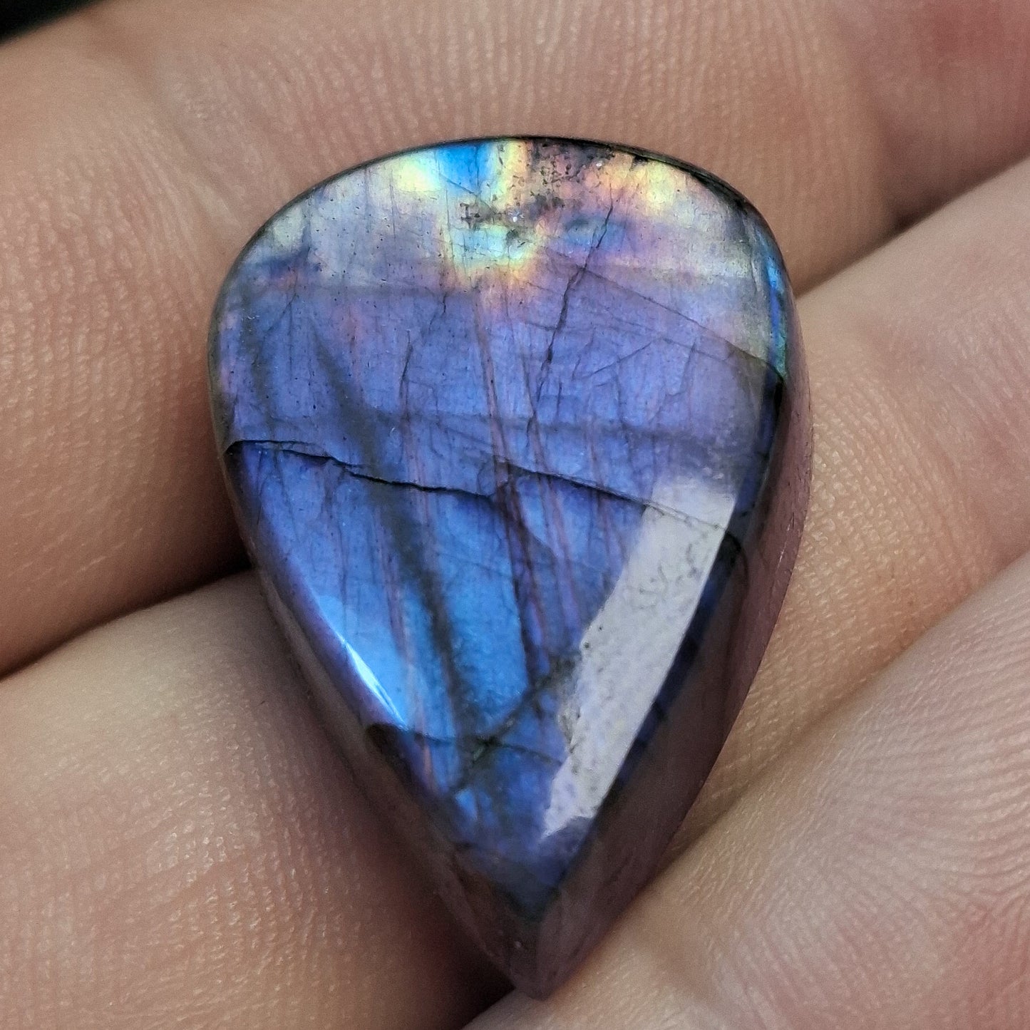 Cabochon labradorite