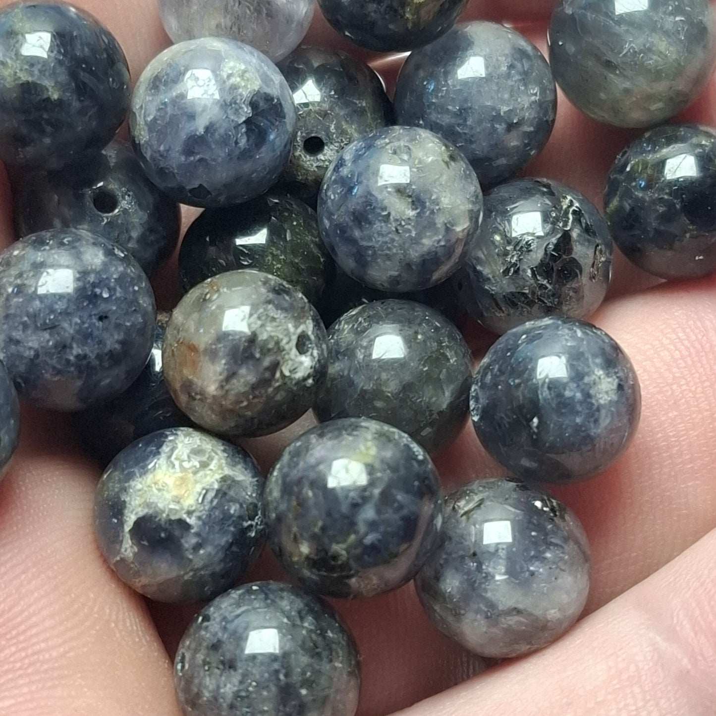 Perles Cordierite 10mm, Lot de 9 perles rondes naturelles