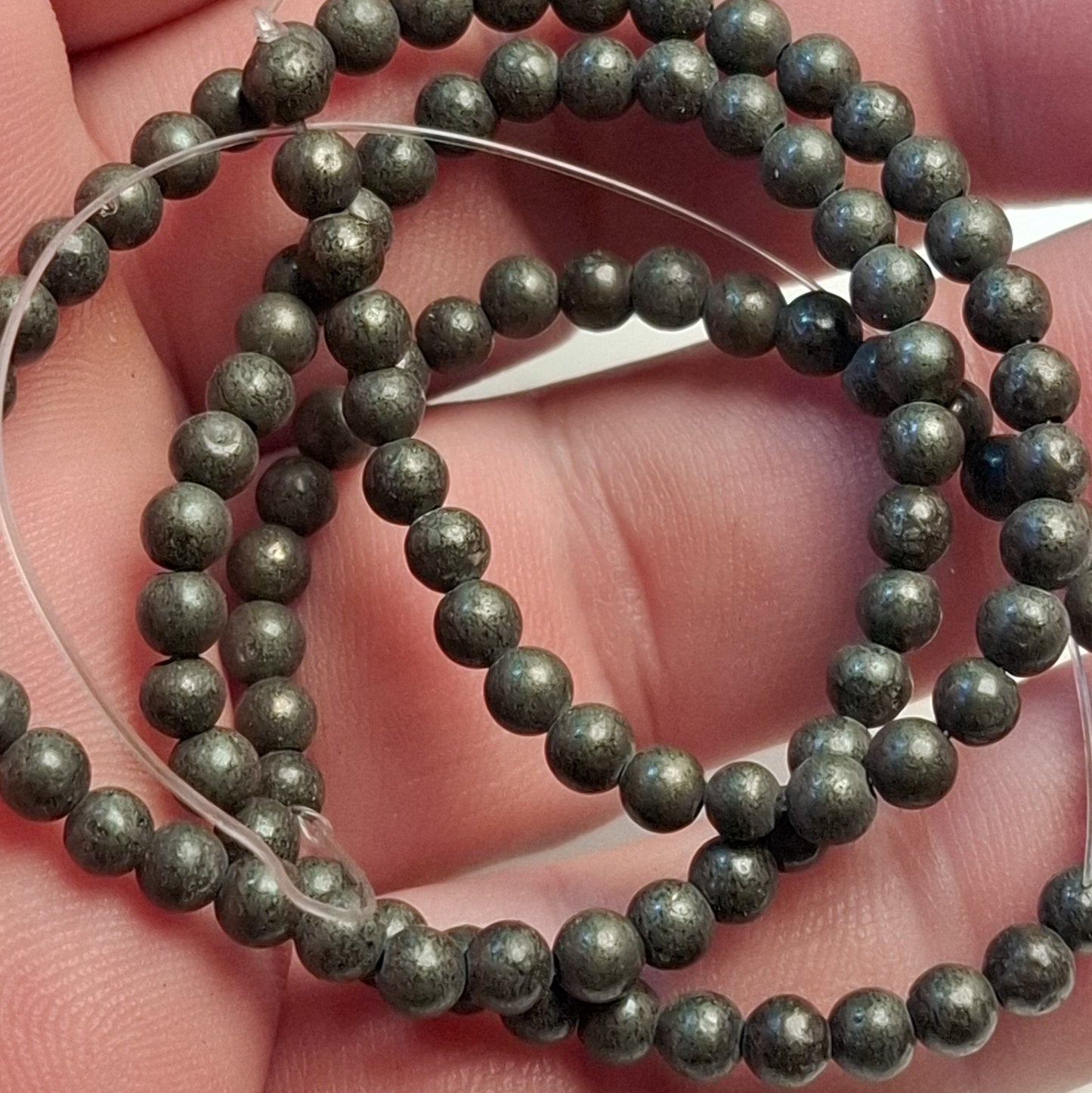 Perles Pyrite 4mm, corde 40cm perles rondes naturelles
