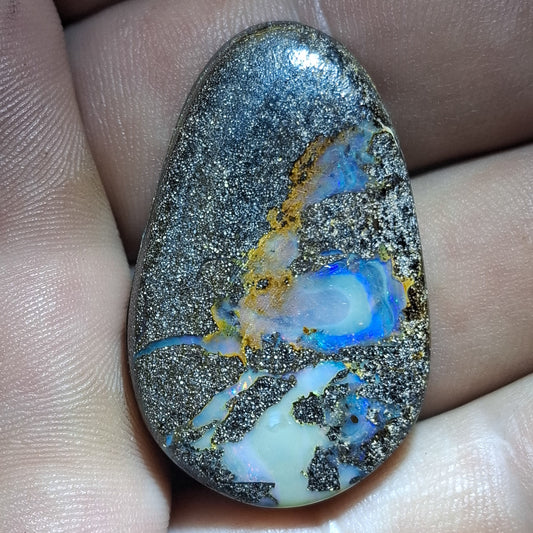 Cabochon Opale Boulder Rainurée