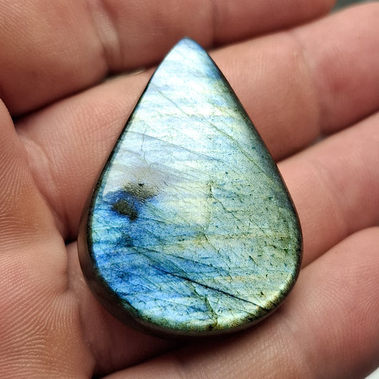 Cabochon labradorite