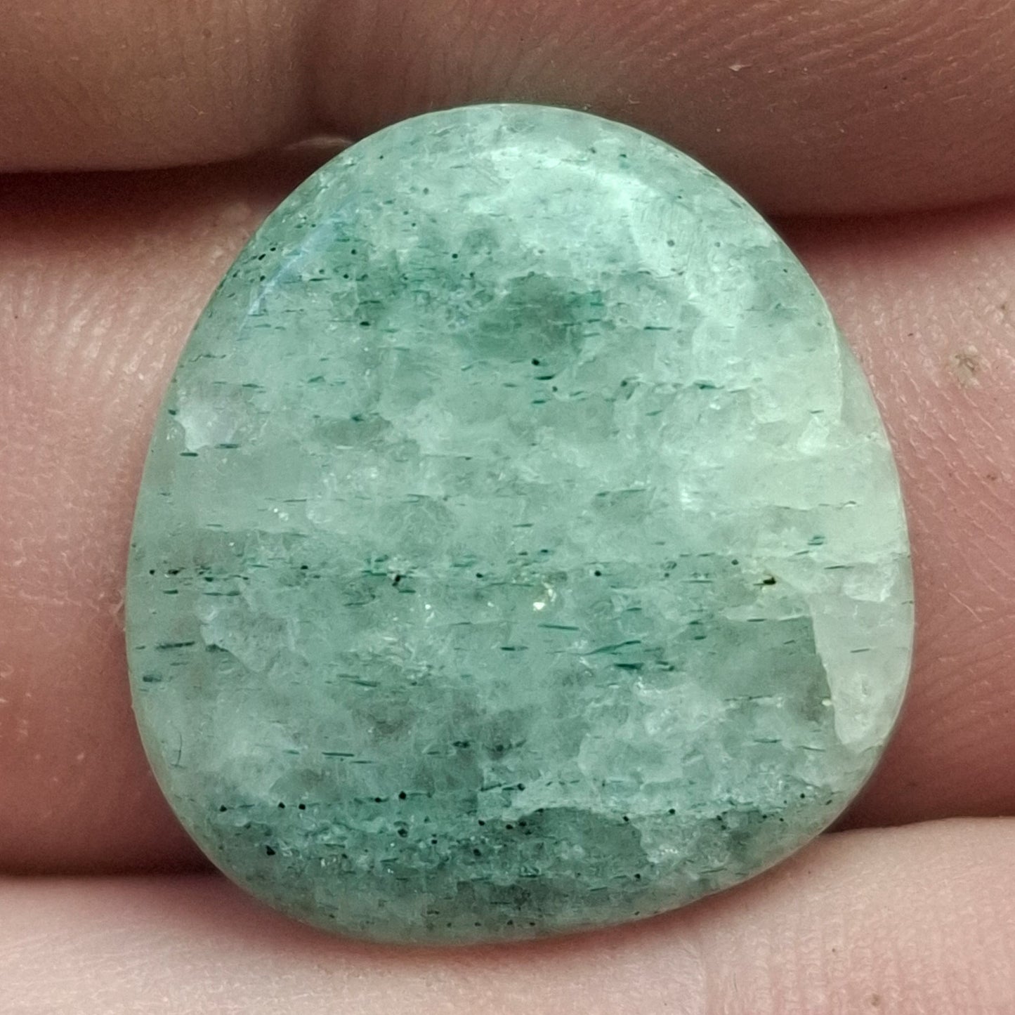 Cabochon Greenlandite
